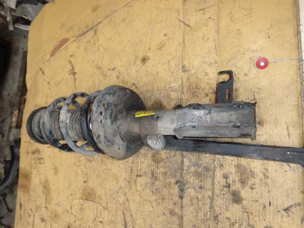 AMORTISSEUR AVANT DROIT OPEL ASTRA J - Vue 1